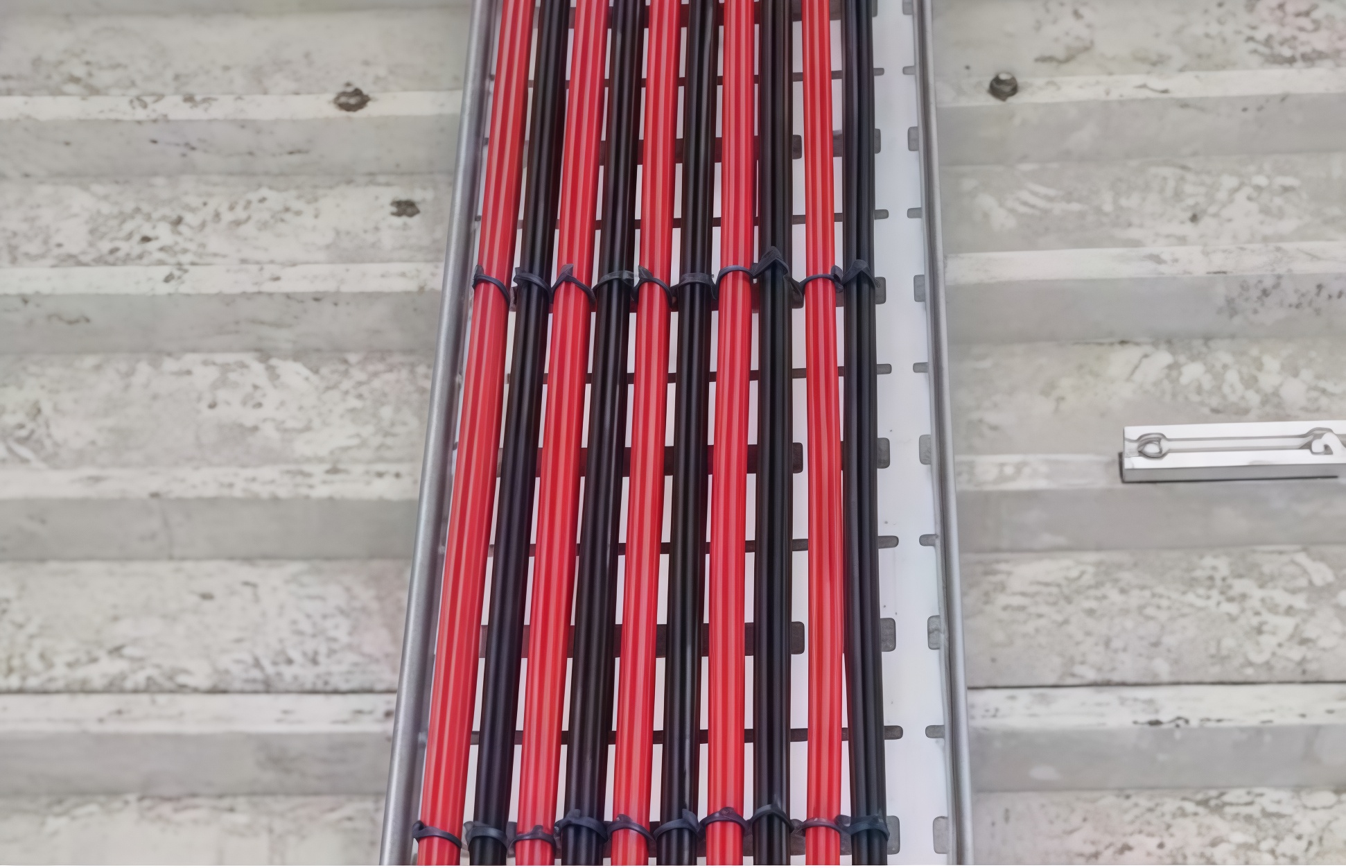 Red-Black Separation in Solar DC Cable Trays: When Workmanship Gets Extreme